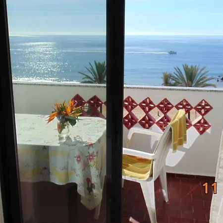 In Mit Balkon Und Meerblick Direkt An Apartamento *